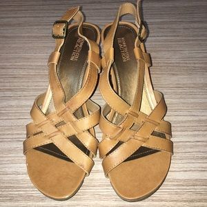 Kenneth Cole Reaction Cedar City Tan Wedge Size 9